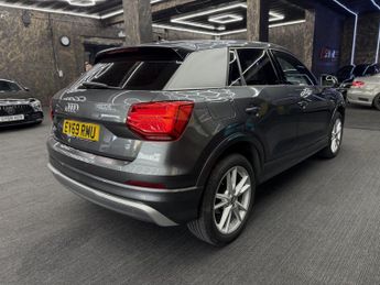 AUDI Q2 1.6 TDI 30 S line