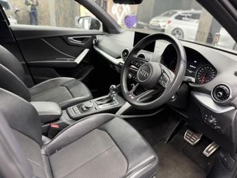 AUDI Q2 1.6 TDI 30 S line