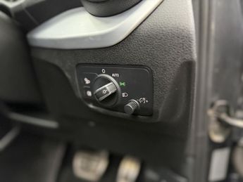 AUDI Q2 1.6 TDI 30 S line