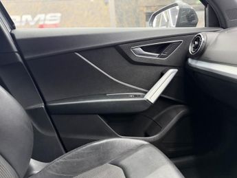 AUDI Q2 1.6 TDI 30 S line