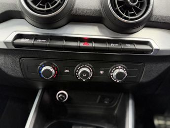 AUDI Q2 1.6 TDI 30 S line