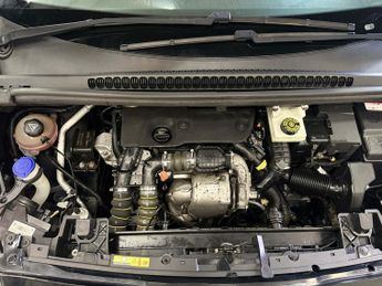 PEUGEOT 5008 1.6 BlueHDi Allure