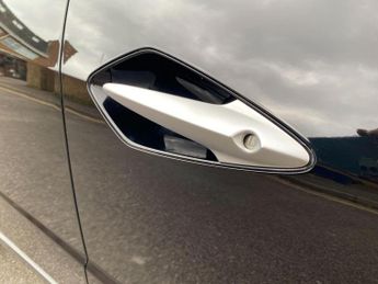 HONDA CIVIC 1.8 i-VTEC ES 5dr