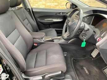 HONDA CIVIC 1.8 i-VTEC ES 5dr