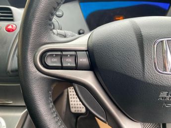 HONDA CIVIC 1.8 i-VTEC ES 5dr