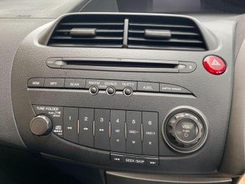 HONDA CIVIC 1.8 i-VTEC ES 5dr