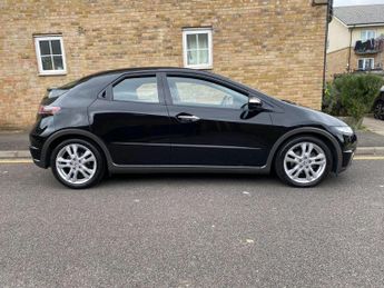 HONDA CIVIC 1.8 i-VTEC ES 5dr