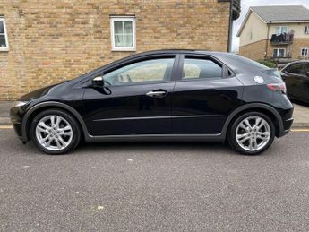 HONDA CIVIC 1.8 i-VTEC ES 5dr