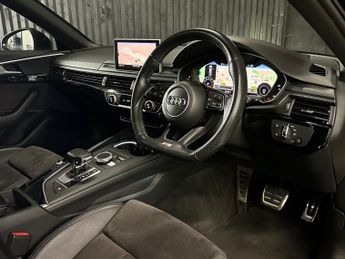 AUDI A4 AVANT 2.0 TFSI Black Edition