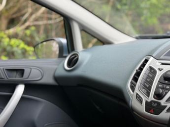 FORD FIESTA 1.4 Zetec 5dr