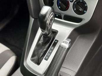 FORD FOCUS 1.6 Zetec Navigator Powershift Euro 5 5dr