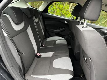 FORD FOCUS 1.6 Zetec Navigator Powershift Euro 5 5dr