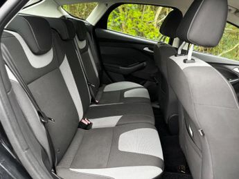 FORD FOCUS 1.6 Zetec Navigator Powershift Euro 5 5dr