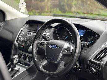 FORD FOCUS 1.6 Zetec Navigator Powershift Euro 5 5dr