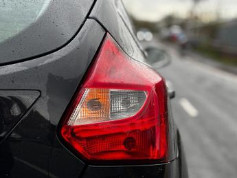 FORD FOCUS 1.6 Zetec Navigator Powershift Euro 5 5dr