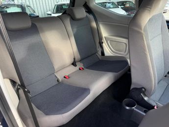 VOLKSWAGEN UP! 1.0 Move up!