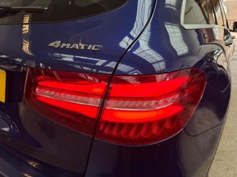 MERCEDES-BENZ GLC 2.1 GLC250d AMG Line (Premium) G-Tronic 4MATIC Euro 6 (s/s) 5dr