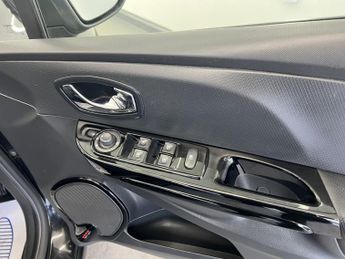 RENAULT CLIO 1.5 Dynamique S MediaNav dCi 90 EDC Auto