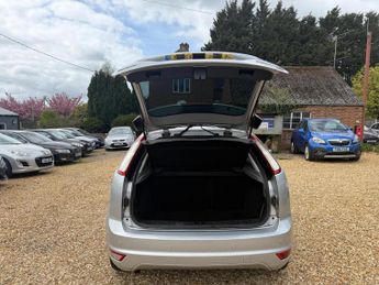 FORD FOCUS 2.0 Titanium 5dr