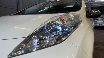 NISSAN LEAF 30kWh Tekna White Electric Automatic 5dr SATNAV+LEATHER+CRUISE