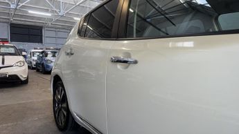 NISSAN LEAF 30kWh Tekna White Electric Automatic 5dr SATNAV+LEATHER+CRUISE
