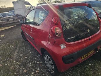 PEUGEOT 107 1.0 12V Urban