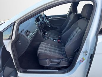 VOLKSWAGEN GOLF 2.0 TDI GTD