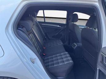 VOLKSWAGEN GOLF 2.0 TDI GTD
