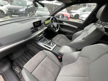 AUDI Q5 2.0 TDI S line