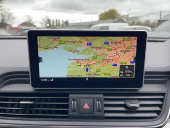 AUDI Q5 2.0 TDI S line