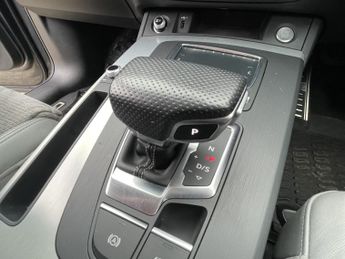 AUDI Q5 2.0 TDI S line