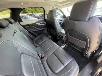 JAGUAR F-PACE 2.0 P300 R-Sport