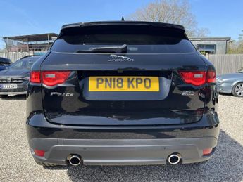 JAGUAR F-PACE 2.0 P300 R-Sport
