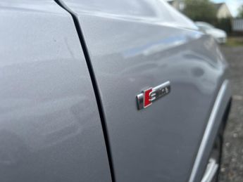 AUDI Q3 2.0 TDI S line Plus