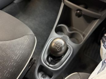 PEUGEOT 107 1.0 12V Envy