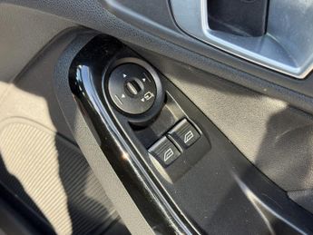 FORD FIESTA 1.0 T EcoBoost Zetec