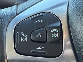 FORD FIESTA 1.0 T EcoBoost Zetec