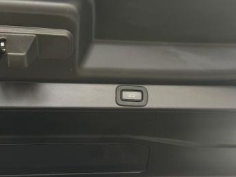 LAND ROVER RANGE ROVER 3.0 P440e 38.2kWh SE