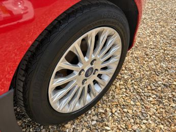 FORD B-MAX 1.0 T EcoBoost Titanium