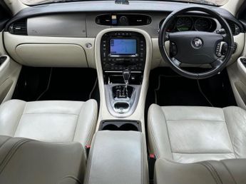 JAGUAR XJR 4.2 V8 Portfolio 4dr