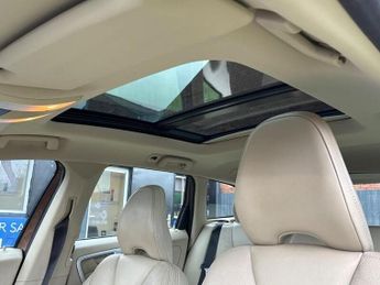 VOLVO XC60 2.4D SE Lux Premium Geartronic Euro 4 5dr