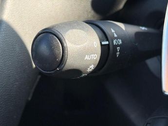 PEUGEOT 208 1.4 e-HDi Active EGC Euro 5 (s/s) 5dr