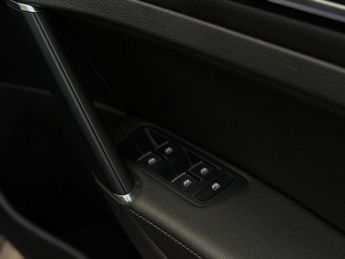 VOLKSWAGEN GOLF 2.0 TSI R DSG 4Motion Euro 6 (s/s) 5dr