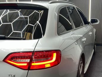 AUDI A4 AVANT 2.0 TDI Black Edition Multitronic Euro 5 (s/s) 5dr