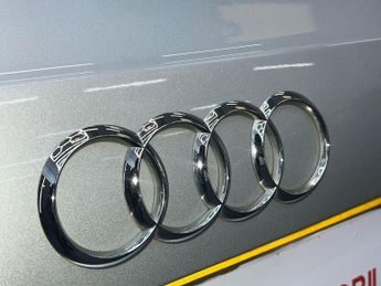 AUDI A4 AVANT 2.0 TDI Black Edition Multitronic Euro 5 (s/s) 5dr