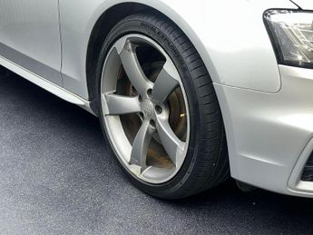 AUDI A4 AVANT 2.0 TDI Black Edition Multitronic Euro 5 (s/s) 5dr