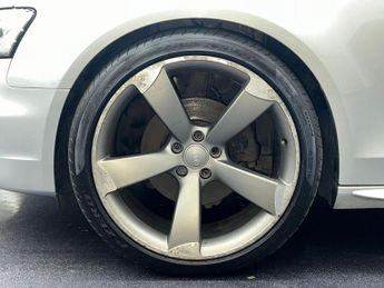 AUDI A4 AVANT 2.0 TDI Black Edition Multitronic Euro 5 (s/s) 5dr
