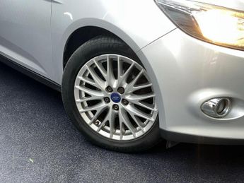 FORD FOCUS 1.6 Zetec Euro 5 5dr