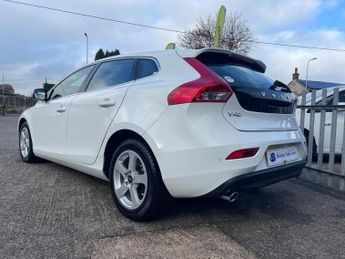 VOLVO V40 1.6 T4 SE Nav