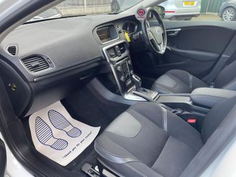 VOLVO V40 1.6 T4 SE Hatchback 5dr Petrol Powershift Euro 5 (s/s) (180 ps)